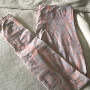 Size medium alo leggings